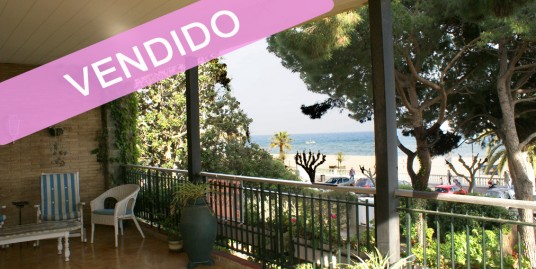 Piso primera línea de mar – Caldetas