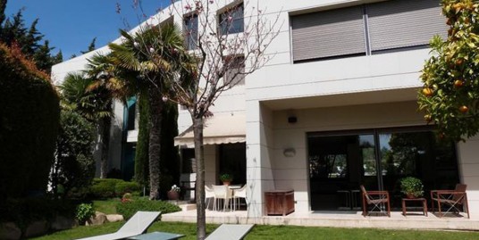 Exclusiva villa en venta en el centro de Alella