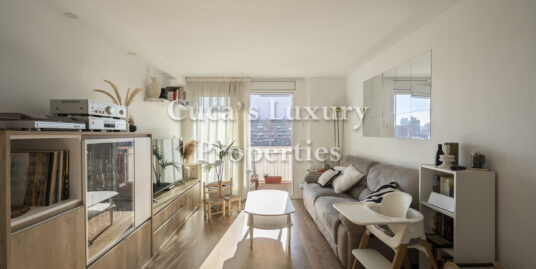 Barcelona, alto, nuevo, terraza y vistas despejadas